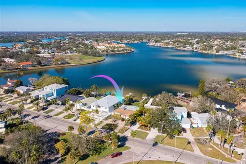 3426 Overlook Dr NE, Saint Petersburg, FL 33703