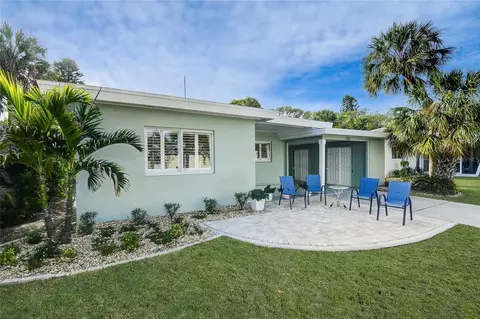3102 W De Bazan Ave, Saint Pete Beach, FL 33706