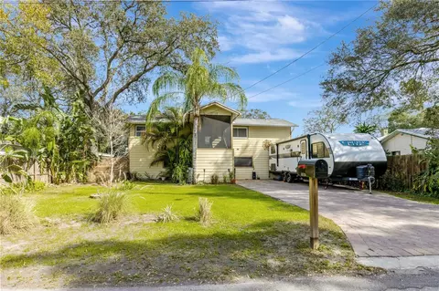 10713 N Oklawaha Ave, Tampa, FL 33617