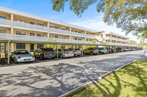 5080 Locust St NE #320, Saint Petersburg, FL 33703