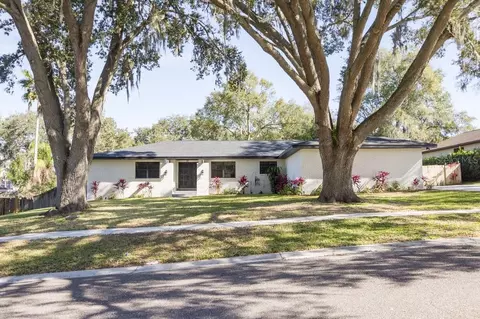 2536 Laurelwood Ln, Valrico, FL 33596
