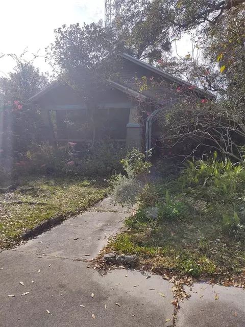 5118 N Suwanee Ave, Tampa, FL 33603