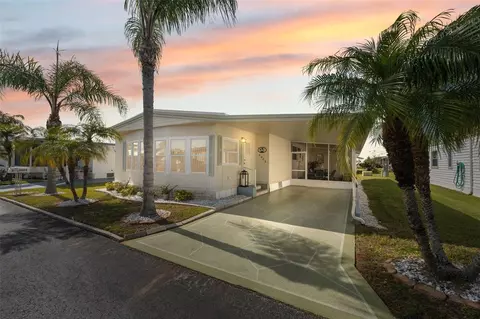 2023 Oahu Dr, Holiday, FL 34691