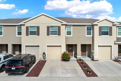 726 Barclay Wood Dr, Ruskin, FL 33570
