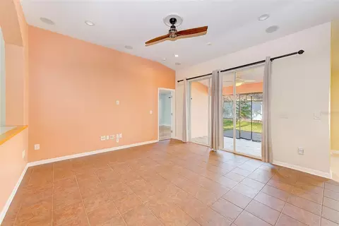 422 Down Pine Dr, Seffner, FL 33584 photo 9