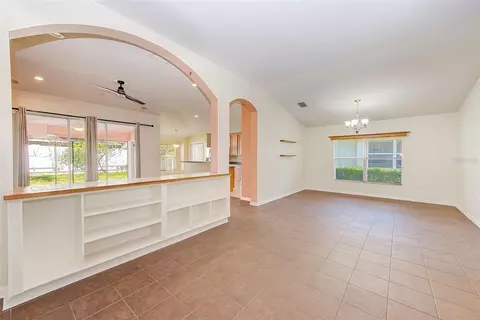 422 Down Pine Dr, Seffner, FL 33584 photo 5