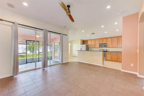 422 Down Pine Dr, Seffner, FL 33584 photo 10