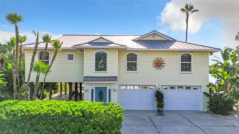 9914 Alavista Dr, Gibsonton, FL 33534