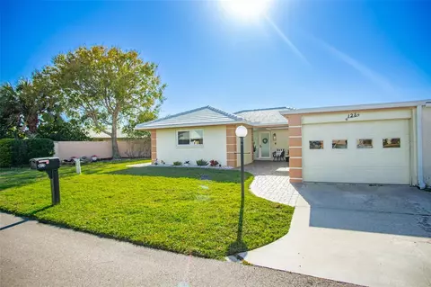 128 Villa Dr #128, Osprey, FL 34229