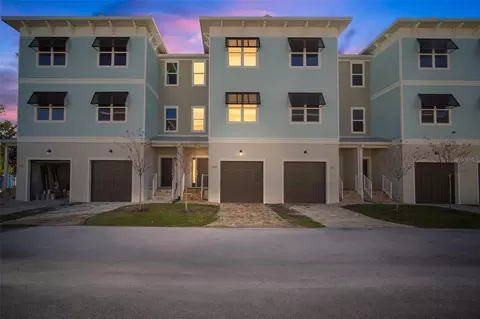 1285 Savona Dr NE, Saint Petersburg, FL 33702