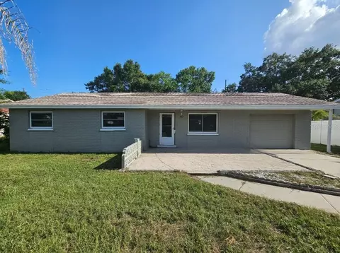 300 74th Ave NE, Saint Petersburg, FL 33702