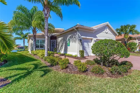16135 Coquina Bay Ln, Wimauma, FL 33598