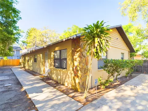 709 16th Ave NW, Largo, FL 33770