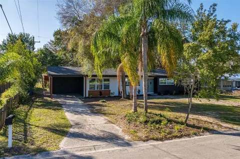 8016 Pine Hill Dr, Tampa, FL 33617