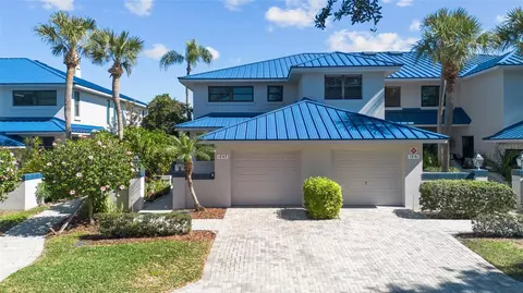1643 Watermark Cir NE, Saint Petersburg, FL 33702
