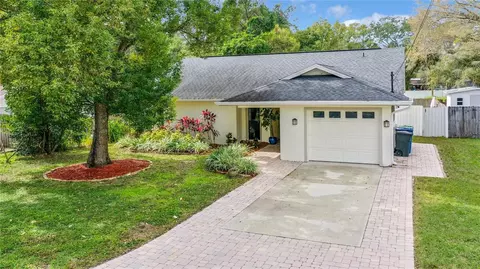 9412 N Connechusett Rd, Tampa, FL 33617