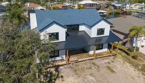 717 Bunker View Dr, Apollo Beach, FL 33572