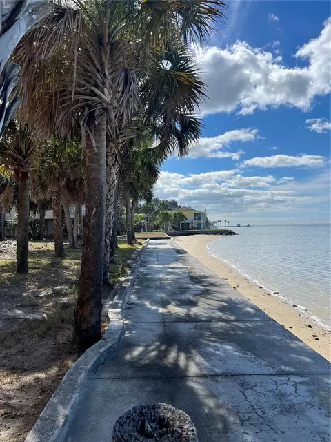 3460 Gum Dr, Weeki Wachee, FL 34607