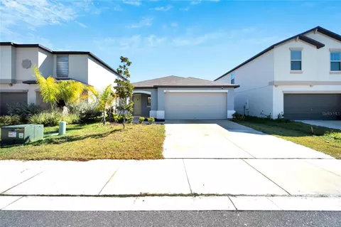 1033 Royal Empress Dr, Ruskin, FL 33570