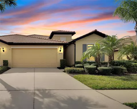 332 Mystic Falls Dr, Apollo Beach, FL 33572