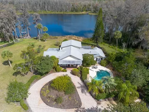 19213 Blount Rd, Lutz, FL 33558
