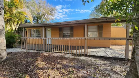 8702 Fountain Ave, Tampa, FL 33615