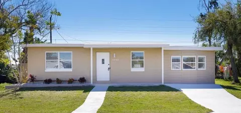 8453 Herbison Ave, North Port, FL 34287