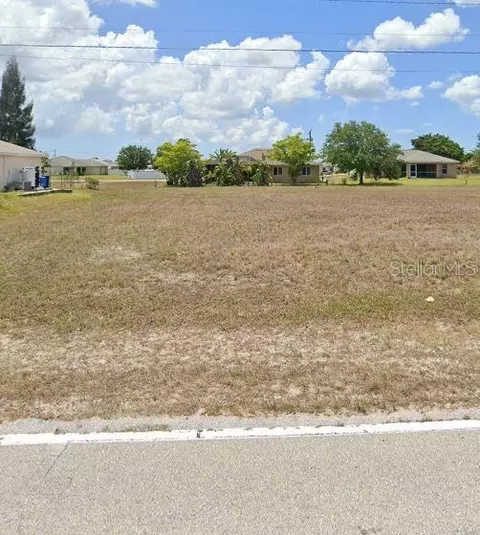 2738 Santa Barbara Blvd N, Cape Coral, FL 33993