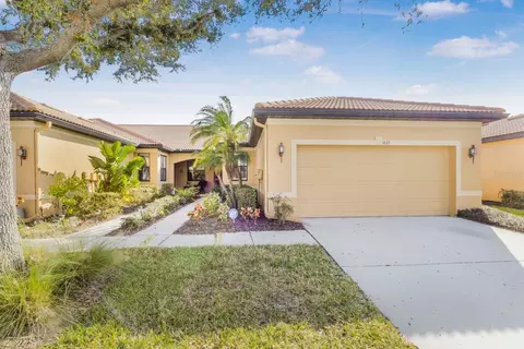 5835 Sunset Falls Dr, Apollo Beach, FL 33572 photo 1