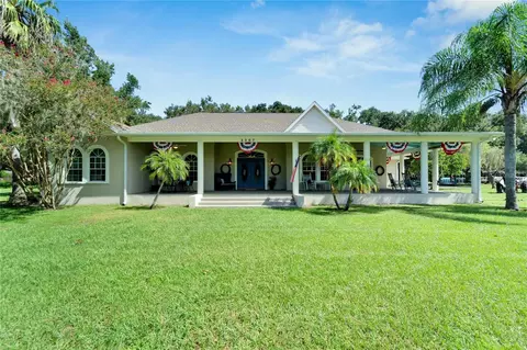 3307 Carson Oaks Ln, Plant City, FL 33565