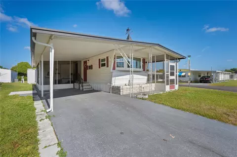 5131 Flint St, Zephyrhills, FL 33542