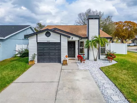 13415 Laraway Dr, Riverview, FL 33579