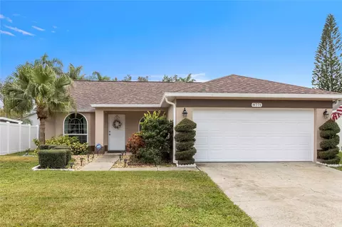 8771 Huntfield St, Tampa, FL 33635