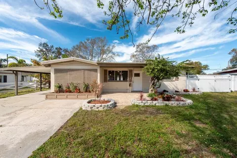 5596 Pershing St NE, Saint Petersburg, FL 33703