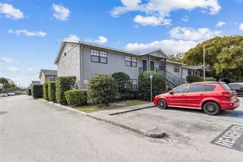 205 Poinsettia Pine Ct #202, Tampa, FL 33612
