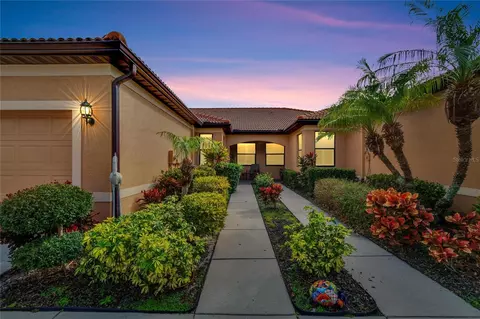 324 Seneca Falls Dr, Apollo Beach, FL 33572