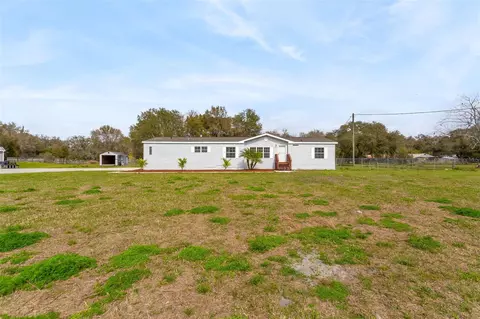 8062 Bull Ln, Plant City, FL 33565