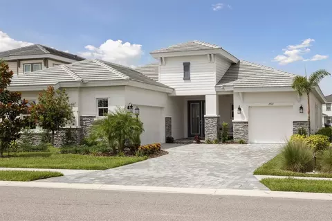 17721 Roost Pl, Lakewood Ranch, FL 34211