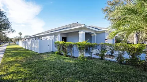 10433 Avelar Ridge Dr, Riverview, FL 33578