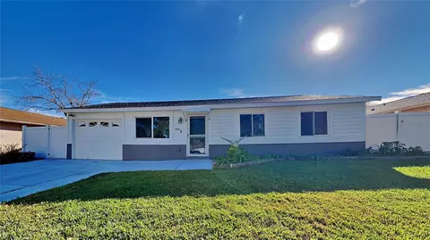 8016 Chickasaw Ln, Port Richey, FL 34668