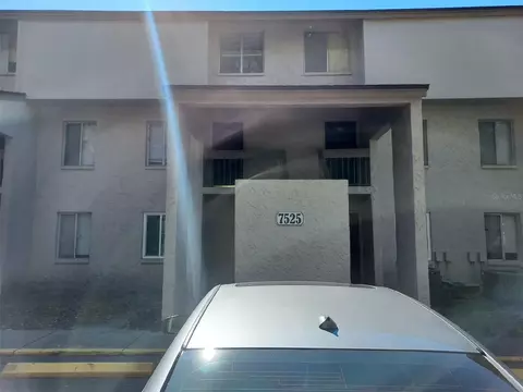 7525 Pitch Pine Cir #D, Tampa, FL 33617