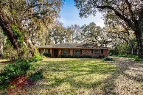 14016 Paradise Ln, Dade City, FL 33525