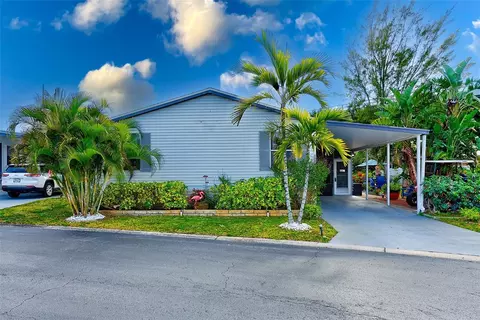 9790 66th St N #333, Pinellas Park, FL 33782