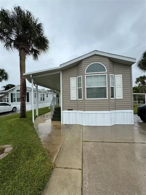 1125 Feather Ln, Bowling Green, FL 33834