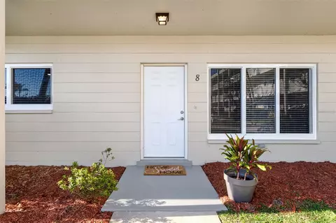 2070 World Parkway Blvd #8, Clearwater, FL 33763