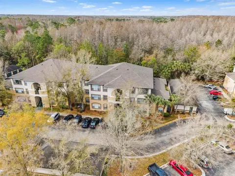 17108 Carrington Park Dr #717, Tampa, FL 33647