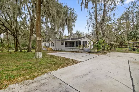 18511 672nd Hwy, Lithia, FL 33547
