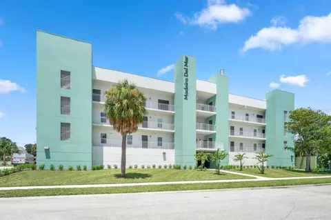 15305 1st St E #P2, Madeira Beach, FL 33708