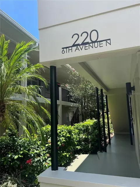 220 6th Ave #8, Saint Petersburg, FL 33701