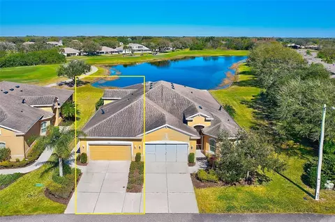 2213 Nottingham Greens Dr, Sun City Center, FL 33573